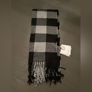 Plaid Scarf- Fashion by Mirabeau
